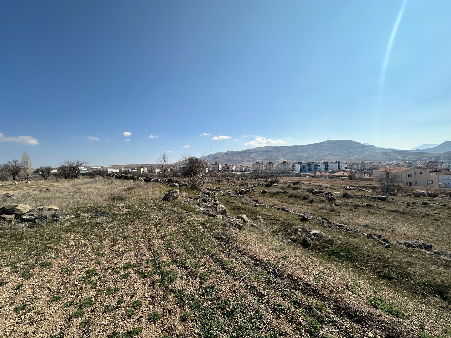 KAYSERİ DEVELİ HARMAN MAHALLESİ GÖLEMEN MEVKİİNDE SATILIK VİLLA PARSELİ